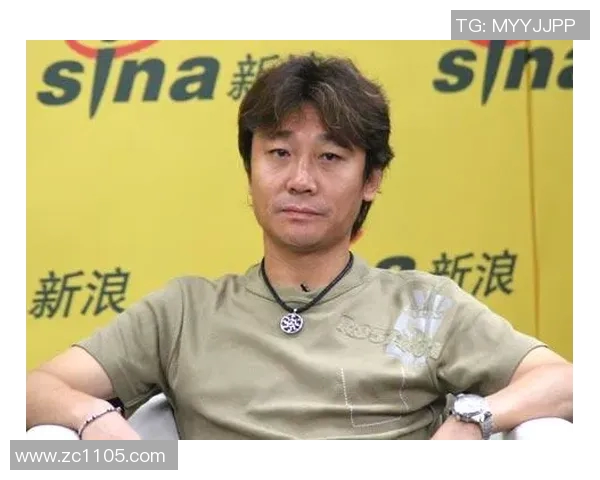 华籍足球明星成就与影响力探讨及其在国际赛场的表现分析